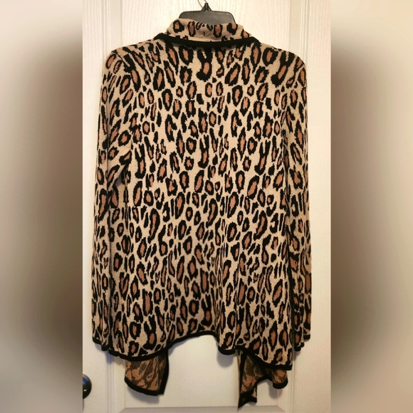 Cupio animal print cardigan sweater Size Medium EUC - Picture 2 of 4